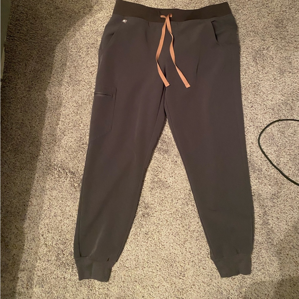 Charcoal figs womens jogger scrub pants- like new